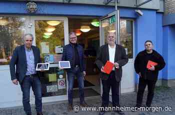 Wie der Jugendtreff in Mannheim-Neckarau gebrauchte Tabletts eines Karlsruher Unternehmens gespendet bekam - Mannheim: Neckarau - Nachrichten und Informationen - Mannheimer Morgen