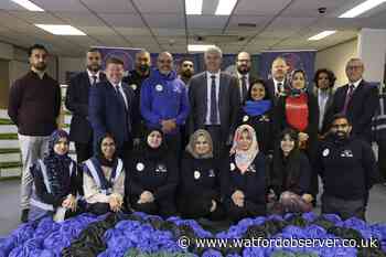 Minister Steve Barclay visits Watford charity Hand on Heart