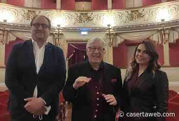 Peppino di Capri al Teatro Garibaldi di Santa Maria Capua Vetere per girare un nuovo videoclip | - CasertaWeb