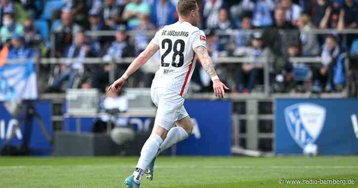 Stürmer Hahn bleibt weiteres Jahr beim FC Augsburg