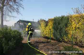 FW Gangelt: Heckenbrand bedroht Taubenhaus