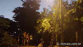 Eletricista morre após levar choque e cair de escada, em Foz do Iguaçu - RIC Mais