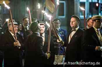 Im Stadtrat von Coburg wurde indirekt auch über den Fackelzug beim Coburger Convent diskutiert. - Fränkischer Tag