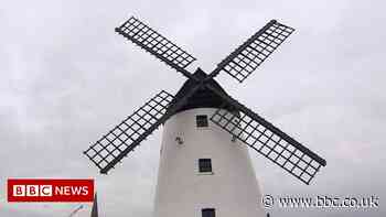 Lytham Windmill: Storm-damaged sails replaced