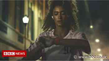 Samsung apologises for advert showing woman running alone at 2am