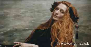 Florence Welch: "Non bisogna avere per forza relazioni con persone sbagliate per scrivere una buona canzone" - Virgin Radio