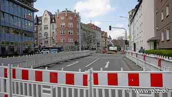 Zentrale Kreuzung in Jena länger gesperrt: Stau auf Umleitung