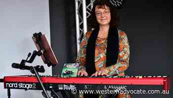 Bathurst musician Carolyn Miller to release first album In The Waiting - Western Advocate