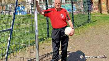 86-Jähriger aus Zeitz hält sich mit Fußballtennis fit - Mitteldeutsche Zeitung