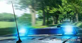 Neustadt bei Coburg: Enormer Sachschaden durch Verkehrsunfall - Mann kommt von Fahrbahn ab und verursacht Crash