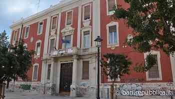 Bari, studentessa prende 5 a un compito e il padre aggredisce il docente: insulti, minacce e spintoni al liceo - La Repubblica