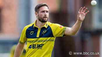 Chris Woakes: England all-rounder extends Warwickshire contract until 2024