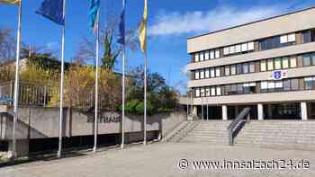 Wie teuer wird es? Waldkraiburg beauftragt Architekturbüro für Planentwurf zum Rathaus-Neubau