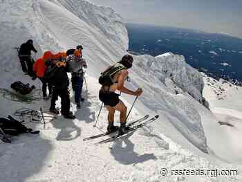 Half-naked ski mountaineer sets speed record on Mount Hood: summit and down in 91 minutes
