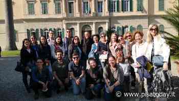 Migranti in visita all'Orto Botanico con la Scuola d'italiano per stranieri - PisaToday