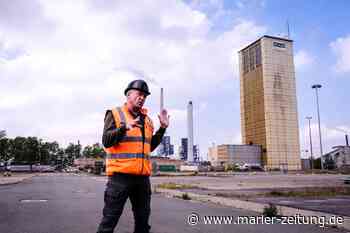 Marl: Schacht-Rückbau: Bagger reißt 70 Meter hohen Förderturm ab - Marler Zeitung