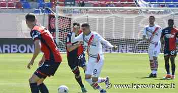 Calcio, naufragio della Cremonese a Crotone (3-1), ma resta seconda in classifica - La Provincia di Cremona e Crema