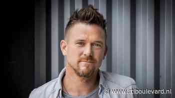 SBS6 vergeet 'Johnny de Mol' uit logo HLF8 te halen - RTL Boulevard