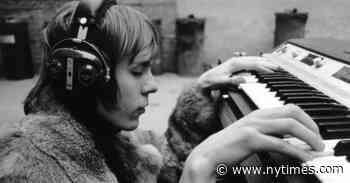 Klaus Schulze, Pioneering Electronic Composer, Is Dead at 74