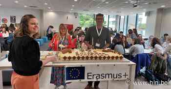 Sint Dimpna Geel viert 30 jaar Europese uitwisselingen met grote taart: “Voor elke leerling die interesse heeft zoeken we een plaatsje” - Het Laatste Nieuws