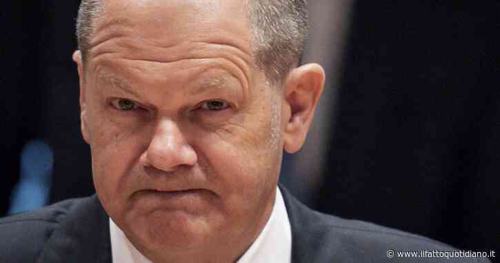 Scholz, tra accuse di indecisione e consenso logorato (pure dalla guerra). E scrive alla Welt: “Putin va contro tutto ciò che è democrazia”