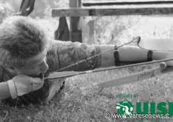 Arco sulla schiena, cesoie in pugno e il bersaglio si avvicina - varesenews.it