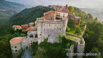 A Fosdinovo si respira ancora il Medioevo fra il potente castello e il borgo incantato - Il Tirreno