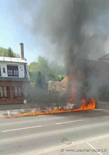 Un véhicule prend feu chaussée de Rouvroy à Abbeville - Le Courrier picard