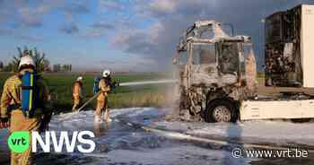 Cabine van vrachtwagen volledig uitgebrand in Wulpen bij Koksijde - VRT NWS