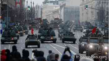 Les chars russes sont dans les rues de Moscou pour les répétitions de la parade militaire du 9 mai - Euronews