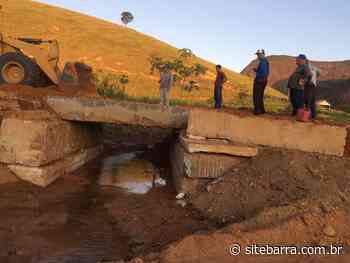 Ponte ecológica é construída no distrito de Itaperuna em Barra de São Francisco • SiteBarra - SiteBarra