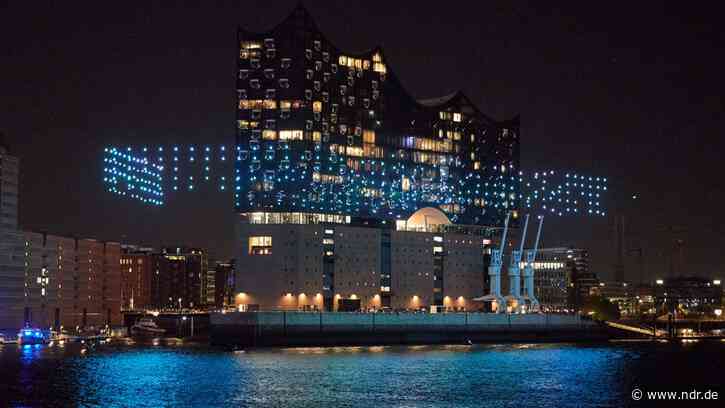 Gefahr durch Drohnen: Lichtshow "Breaking Waves" in Hamburg fällt aus - NDR.de