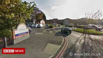 'Frustration' over on-going closure of Solihull Hospital's minor injuries unit - BBC