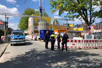 Müllsammler hat sich vor Kran-Besetzung gut ausgestattet
