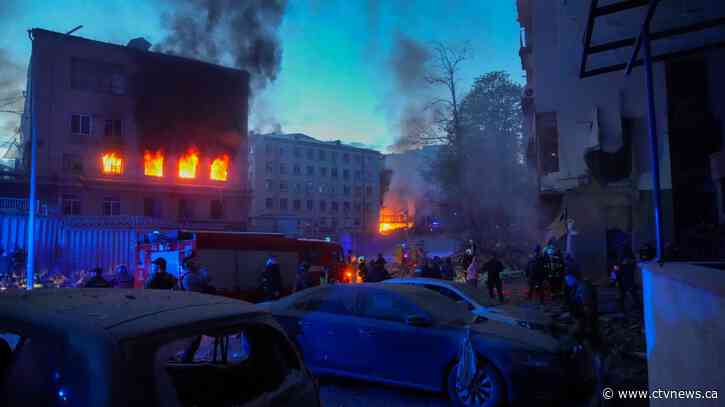 Ukrainians plead for Mariupol rescue, slow Russian advance