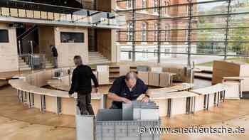 Plenarsaal im Kieler Landtag wird zum TV-Studio - Süddeutsche Zeitung - SZ.de