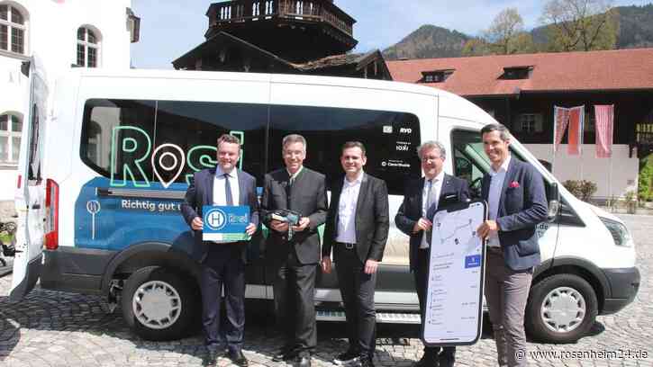 Neues Nahverkehrsangebot im Chiemgau: On-Demand-Service „Rosi“ startet