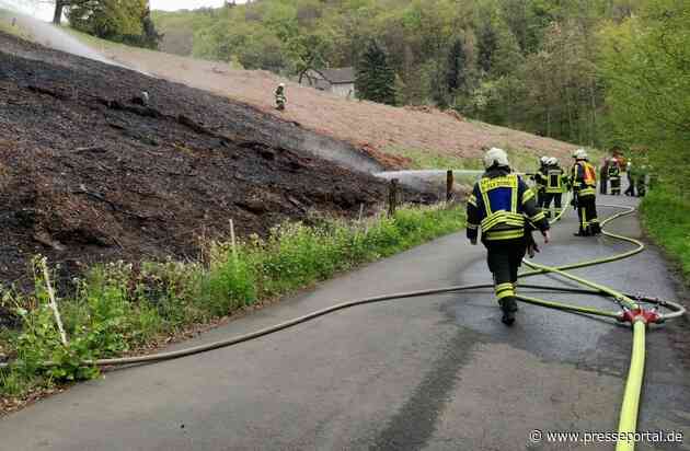 FW-EN: Zwei Flächenbrände beschäftigten die Hattinger Feuerwehr - Übergreifen auf Wald kann verhindert werden