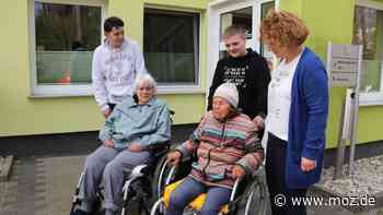 Pflege in Bad Saarow: Demenz der Uroma weckt bei Schülern Interesse an Pflegeberuf – wie läuft ihr Test-Tag? - Märkische Onlinezeitung