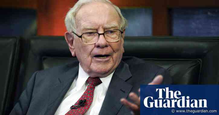 Berkshire Hathaway shareholders vote to keep Warren Buffett as chair