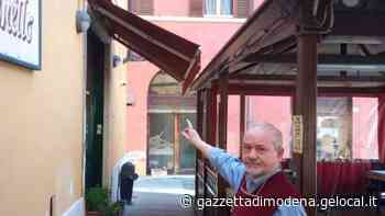 Modena, baby gang spadroneggia al ristorante di notte: danni, sporco, minacce - La Gazzetta di Modena