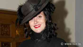 Neuer Friedhof in Parchim: „Schwarze Witwe“ gibt Einblicke in den Umgang mit Tod und Trauer - svz – Schweriner Volkszeitung