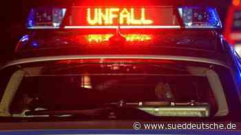 Auto überschlägt sich: Zwei junge Frauen schwer verletzt - Süddeutsche Zeitung - SZ.de