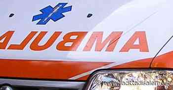 Salerno, a Fratte auto si schianta contro un camion fermo - la Città di Salerno