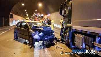 Terrificante schianto in galleria: un ferito grave, traffico nel caos - BresciaToday