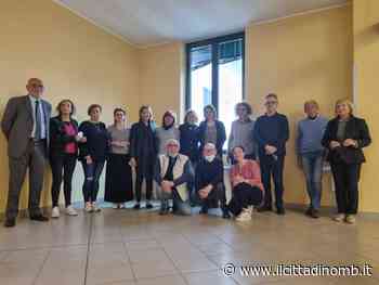 Giussano: diploma e camice arancione per i nuovi volontari Arca - Il Cittadino di Monza e Brianza