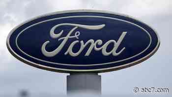 Ford Motor Company recalls Explorer SUVs that can roll away while in park - KABC-TV