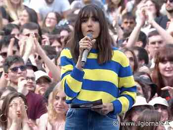 Quel messaggio "nascosto" nel maglione di Ambra