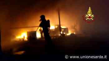 Incendio a Sestu, arrivano i vigili del fuoco - L'Unione Sarda.it - L'Unione Sarda.it