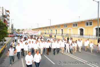 Un primero de mayo ¡charrísimo! - plumas libres